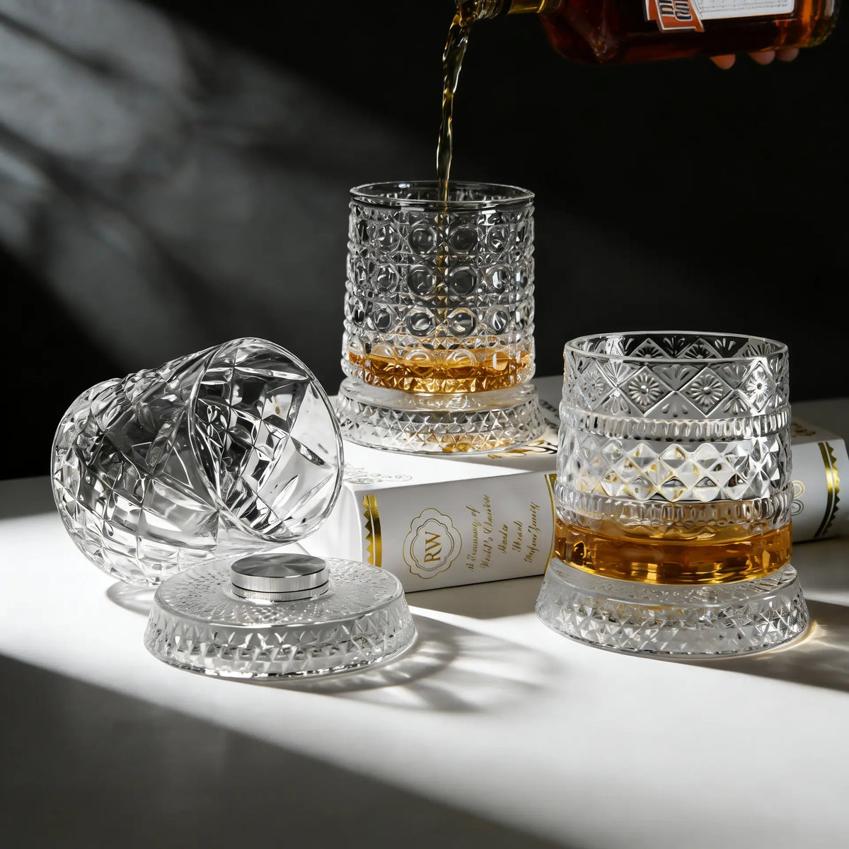 360° Spinning Whiskey Glass 🥂 Rotatable Crystal Glass