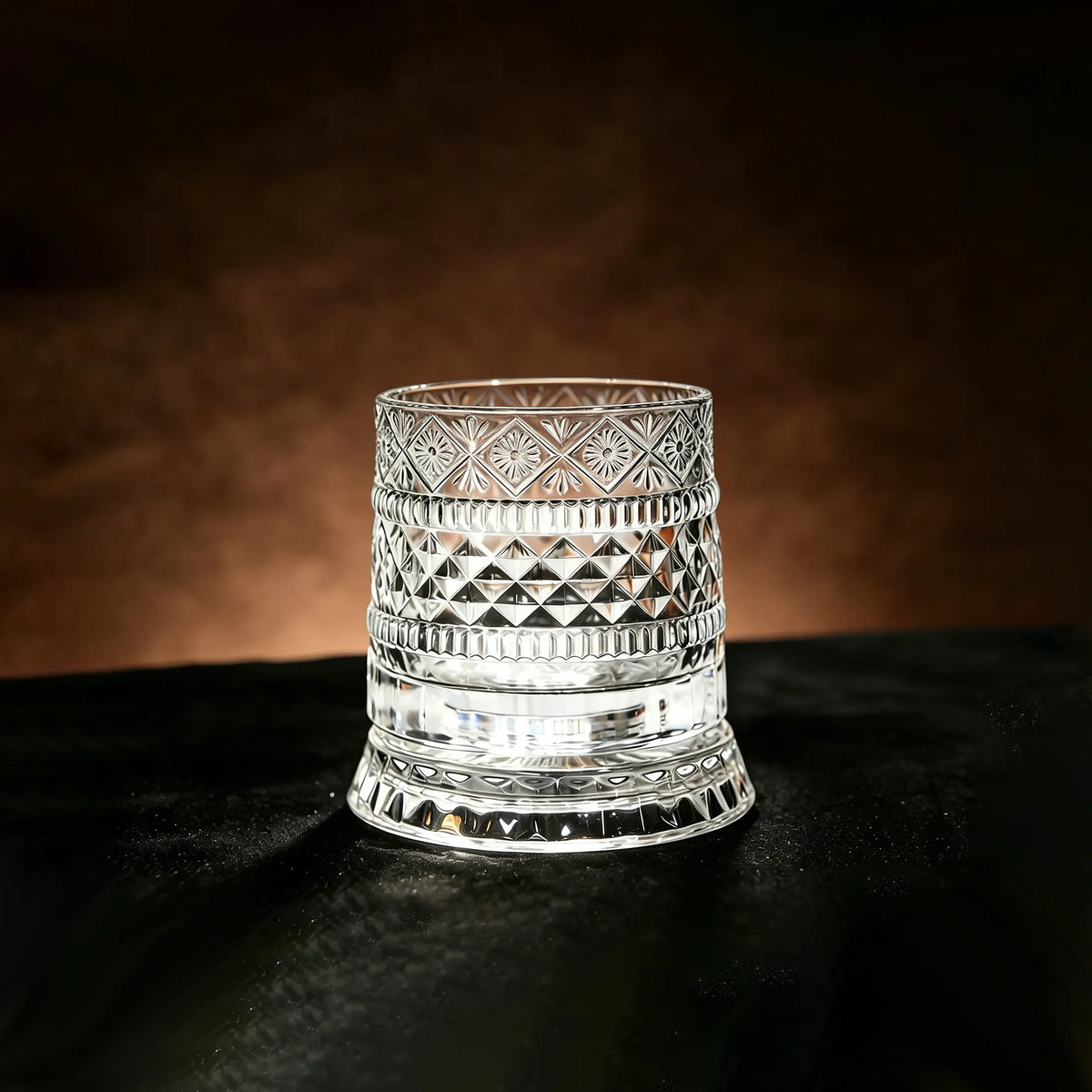 360° Spinning Whiskey Glass 🥂 Rotatable Crystal Glass